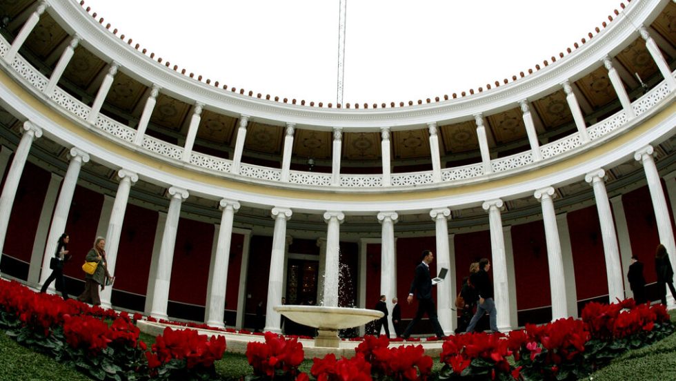 Θέλει δουλειά πολλή